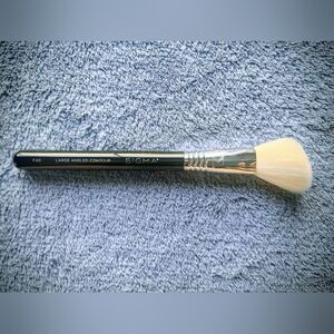 Sigma F40 Large Angled Contour brush